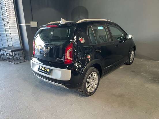 VOLKSWAGEN-CROSS UP-1.0 MPI 12V FLEX 4P AUTOMATIZADO VOLKSWAGEN-CROSS UP-2014