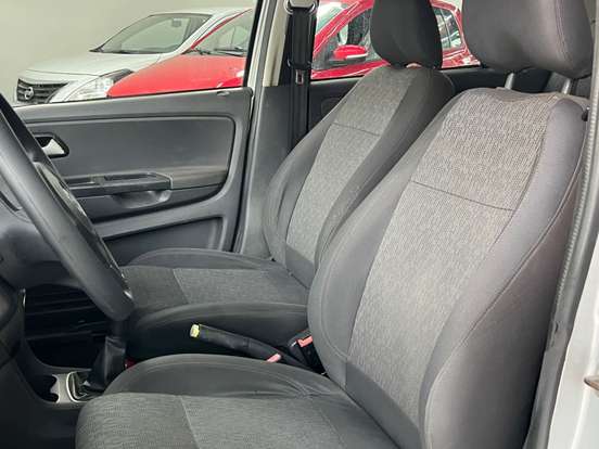 VOLKSWAGEN-FOX-1.6 MI 8V FLEX 4P MANUAL VOLKSWAGEN-FOX-2013