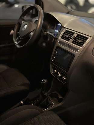 VOLKSWAGEN-FOX-2021