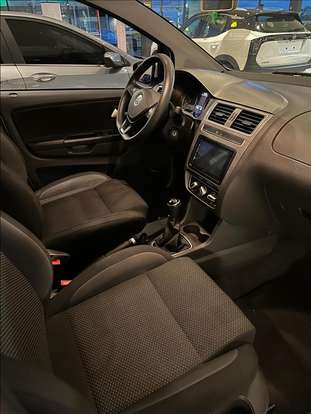 VOLKSWAGEN-FOX-2021