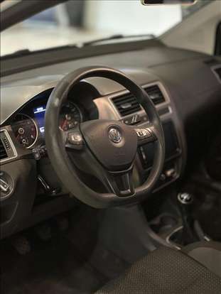 VOLKSWAGEN-FOX-2021