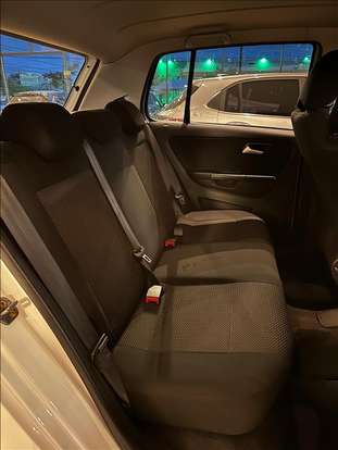 VOLKSWAGEN-FOX-2021