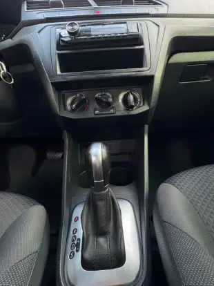 VOLKSWAGEN-GOL-2021