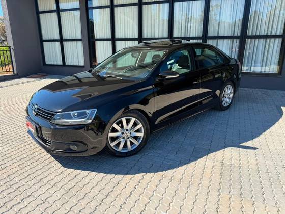 VOLKSWAGEN JETTA 2.0 COMFORTLINE FLEX 4P TIPTRONIC