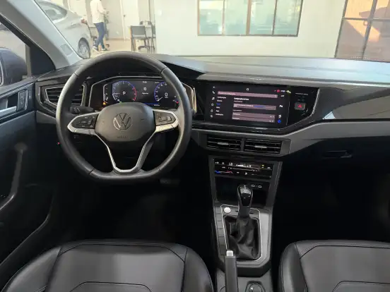 VOLKSWAGEN-POLO-2024