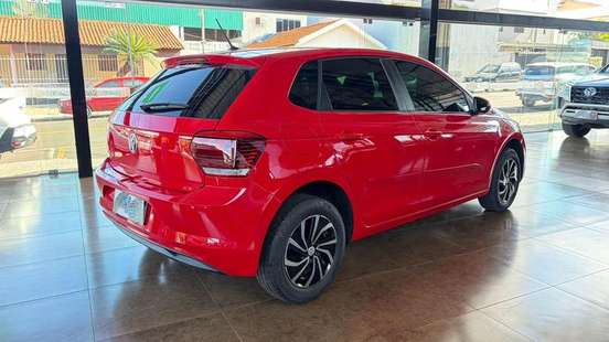 VOLKSWAGEN-POLO-2017