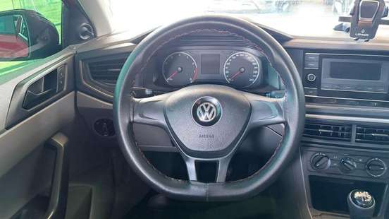 VOLKSWAGEN-POLO-2017