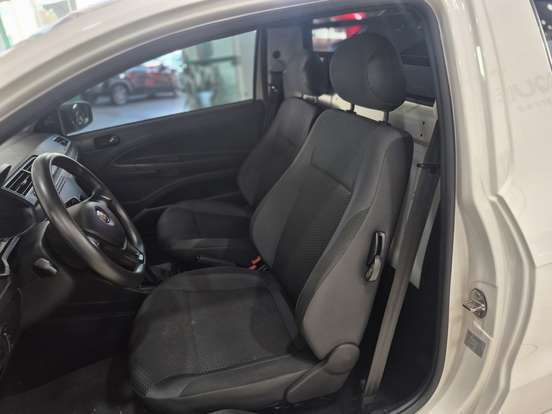 VOLKSWAGEN-SAVEIRO-2023