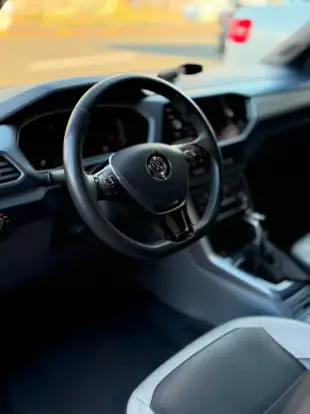 VOLKSWAGEN-T-CROSS-2020