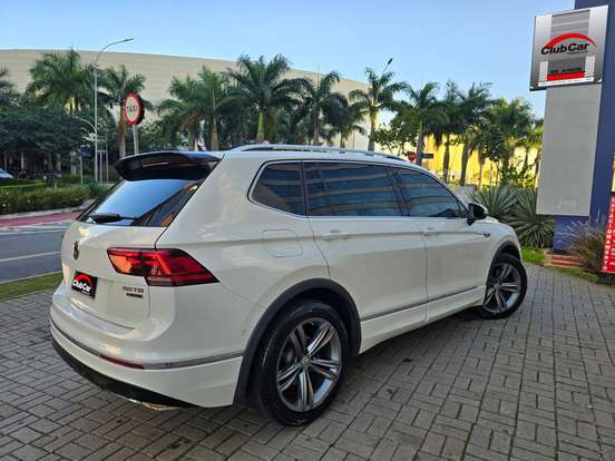 VOLKSWAGEN-TIGUAN-2018