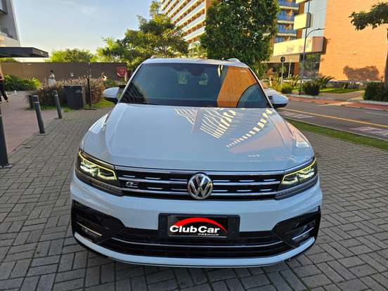 VOLKSWAGEN-TIGUAN-2018
