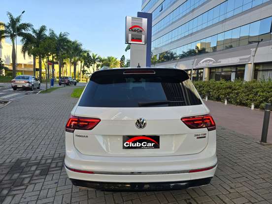 VOLKSWAGEN-TIGUAN-2018