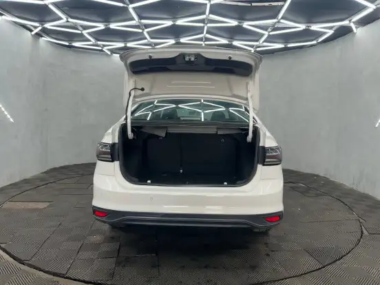 VOLKSWAGEN-VIRTUS-2024