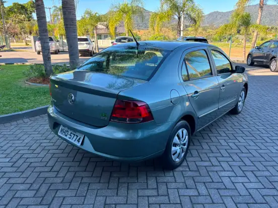 VOLKSWAGEN-VOYAGE-2010