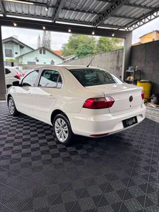 VOLKSWAGEN-VOYAGE-2022