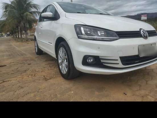 VOLKSWAGEN-FOX-1.6 MI ROCK IN RIO 8V FLEX 4P MANUAL VOLKSWAGEN-FOX-2015