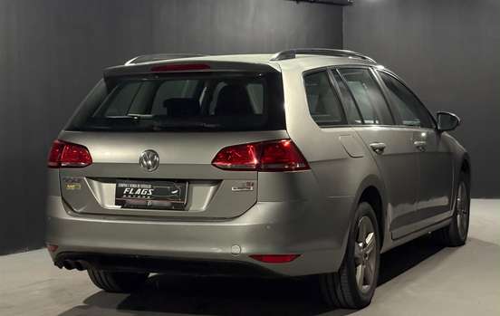 VOLKSWAGEN-GOLF-2015