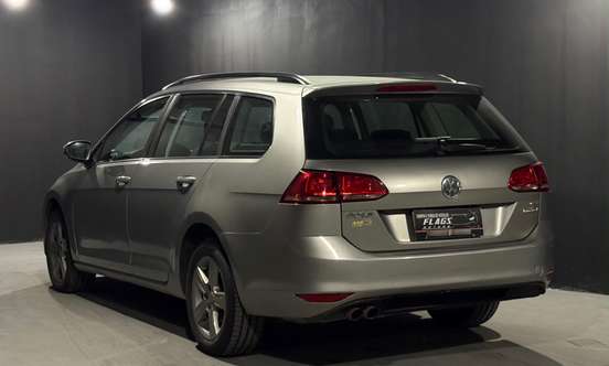 VOLKSWAGEN-GOLF-2015