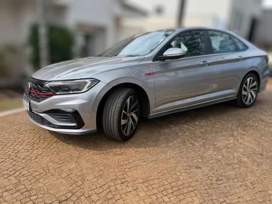 VOLKSWAGEN-JETTA-2020