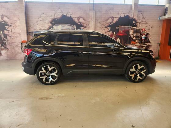 VOLKSWAGEN TAOS 1.4 250 TSI TOTAL FLEX HIGHLINE AUTOMÁTICO