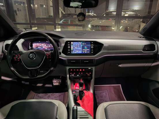 VOLKSWAGEN-T-CROSS-1.4 250 TSI TOTAL FLEX HIGHLINE AUTOMÁTICO VOLKSWAGEN-T-CROSS-2019