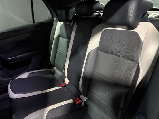 VOLKSWAGEN-T-CROSS-2019