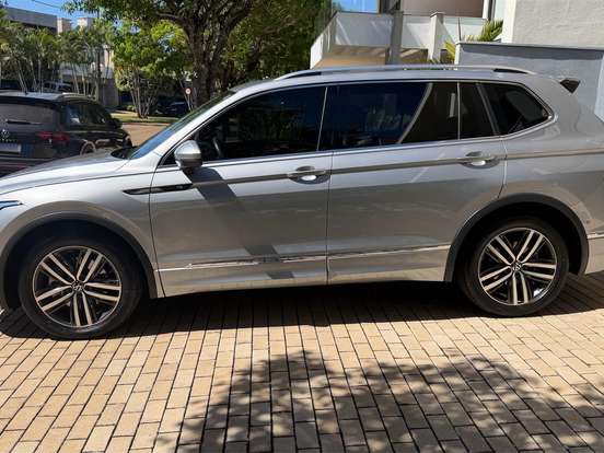 VOLKSWAGEN-TIGUAN-2.0 300 TSI GASOLINA ALLSPACE R-LINE AUTOMÁTICO VOLKSWAGEN-TIGUAN-2024