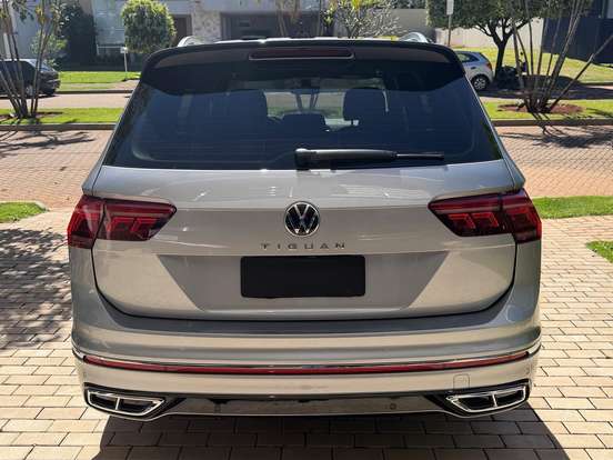 VOLKSWAGEN-TIGUAN-2.0 300 TSI GASOLINA ALLSPACE R-LINE AUTOMÁTICO VOLKSWAGEN-TIGUAN-2024