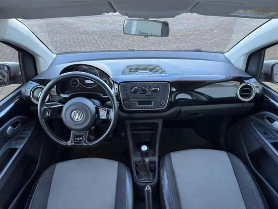 VOLKSWAGEN-UP-2014