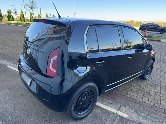 VOLKSWAGEN-UP-2014