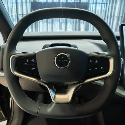 VOLVO-EX30-2024
