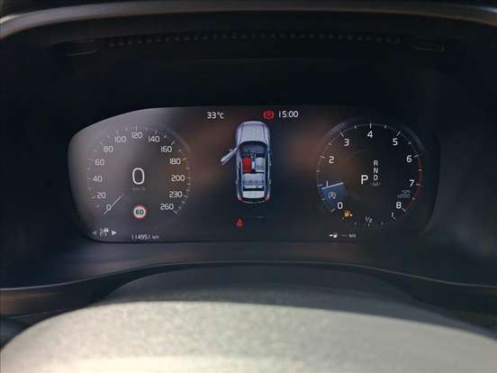 VOLVO-XC40-2020
