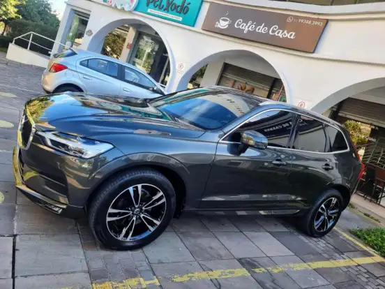 VOLVO-XC60-2020