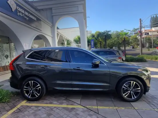 VOLVO-XC60-2.0 T5 GASOLINA MOMENTUM AWD GEARTRONIC VOLVO-XC60-2020