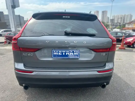 VOLVO-XC60-2.0 T5 GASOLINA MOMENTUM AWD GEARTRONIC VOLVO-XC60-2017
