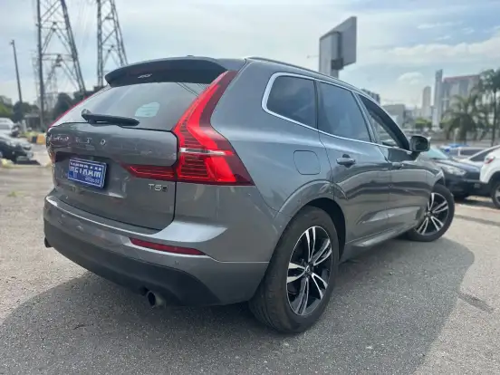 VOLVO-XC60-2.0 T5 GASOLINA MOMENTUM AWD GEARTRONIC VOLVO-XC60-2017