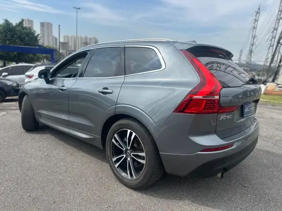 VOLVO-XC60-2.0 T5 GASOLINA MOMENTUM AWD GEARTRONIC VOLVO-XC60-2017