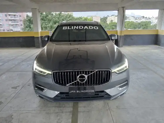 VOLVO XC60 2.0 T8 HYBRID MOMENTUM AWD GEARTRONIC