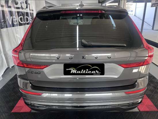 VOLVO-XC60-2023