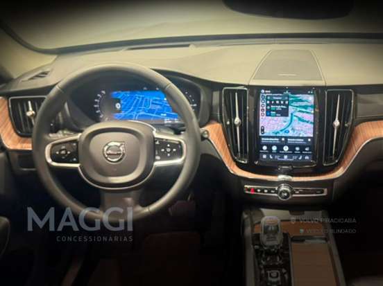VOLVO-XC60-2023