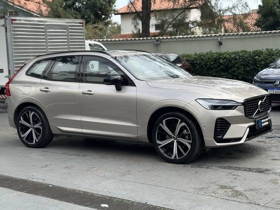 VOLVO XC60 2.0 T8 RECHARGE ULTIMATE DARK AWD GEARTRONIC