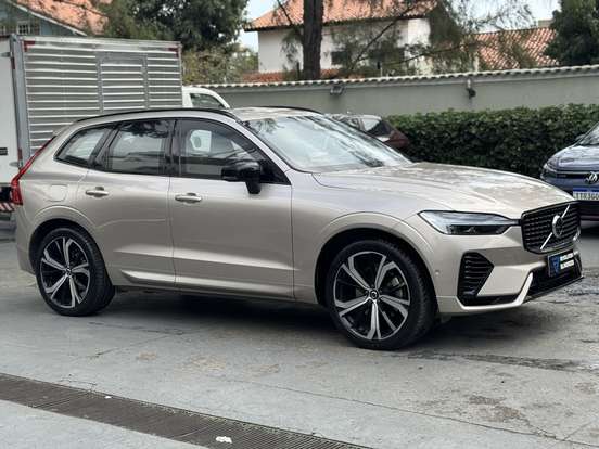 VOLVO-XC60-2022