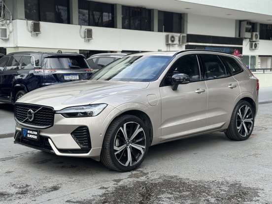 VOLVO-XC60-2022