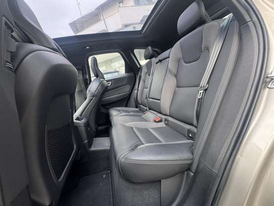 VOLVO-XC60-2022