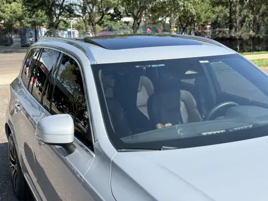 VOLVO-XC90-2022