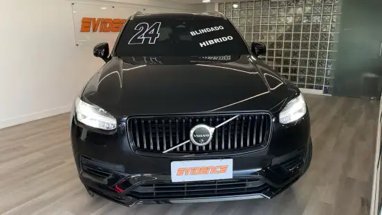VOLVO-XC90-2023