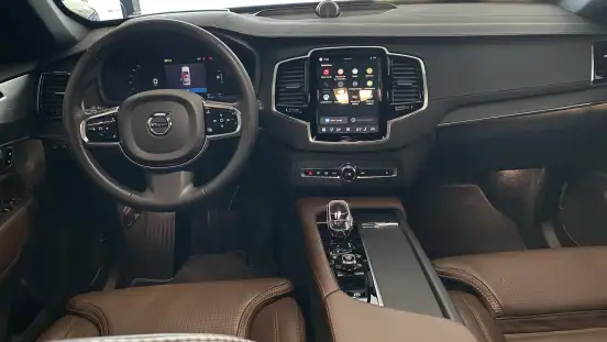 VOLVO-XC90-2023