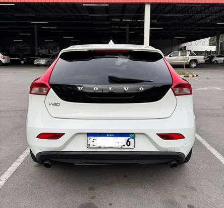 VOLVO-V40-2013