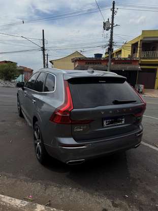 VOLVO-XC60-2018
