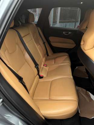 VOLVO-XC60-2018